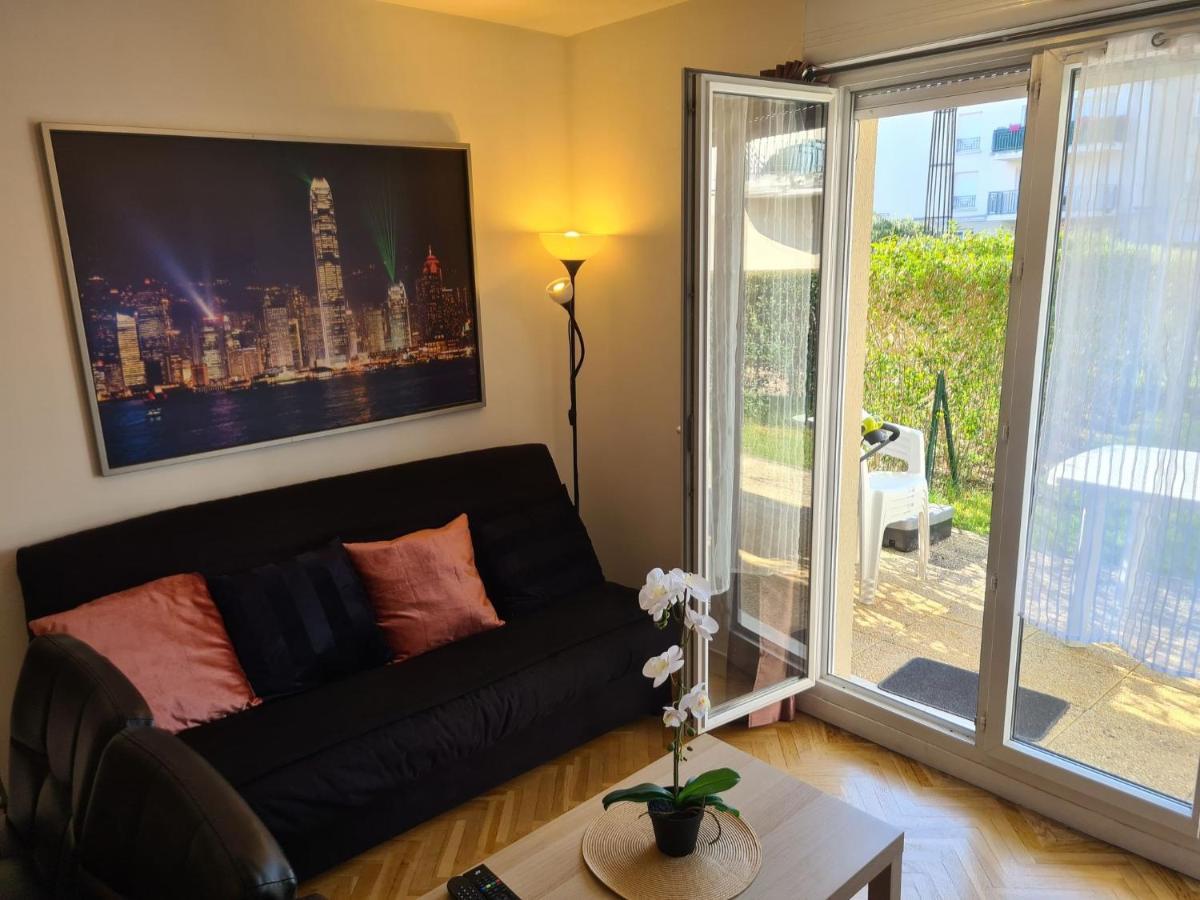 Appartement Avec Rez De Jardin A Disneyland Монтеврен Екстериор снимка