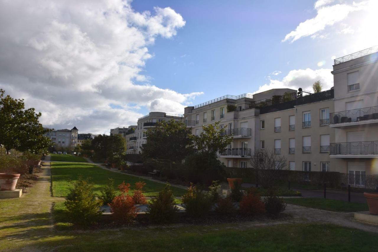 Appartement Avec Rez De Jardin A Disneyland Монтеврен Екстериор снимка
